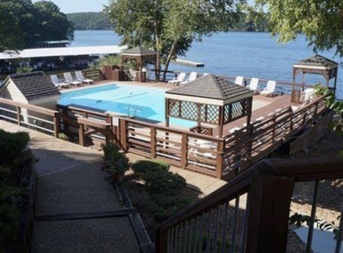 Poolside At Breakwater Bay Osage Beach Mo Lakedays Rentals 